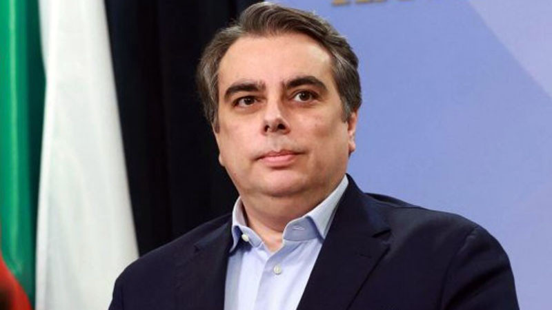 Председателят на ПП Асен Василев не изключи партньорство с формацията на Радев