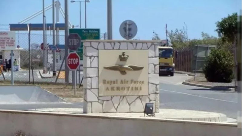 Кипър отново под въздушна тревога. Евакуираха населението