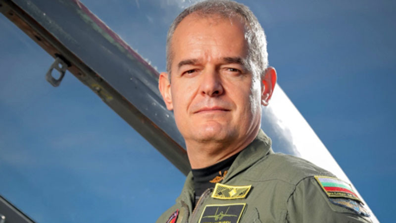 Шефът на ВВС след полета над F-16 над София: Странно, оказа се, че самолетите летят