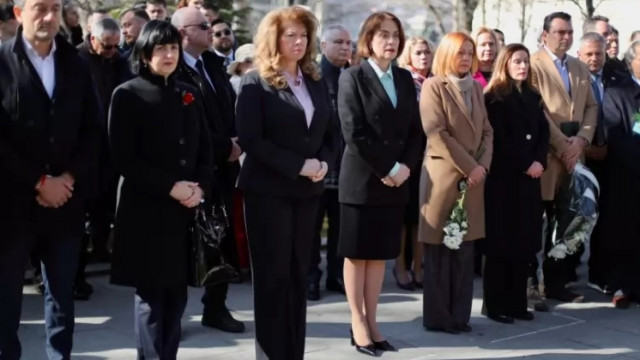 Йотова се поклони пред спасителите на българските евреи: И днес молитвата ни е за мир,разум и диалог