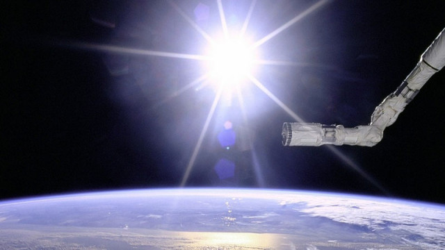 Сателит на NASA пада неконтролирано към Земята