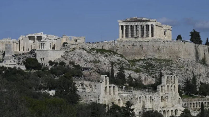 Гърция въвежда таван на печалбата от горива и хранителни стоки