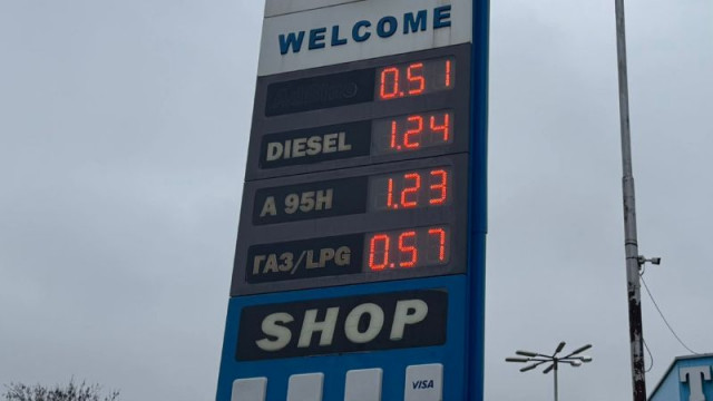 Скок на цените на горивата: Правителството подготвя мерки, депутати - с конкретни предложения