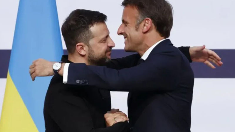 Зеленски пристигна в Париж за среща с Еманюел Макрон