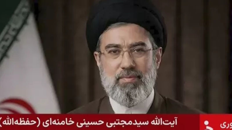 CNN: Новият аятолах Моджтаба е в кома с ампутиран крак. Говорител прочете първото му обръщение