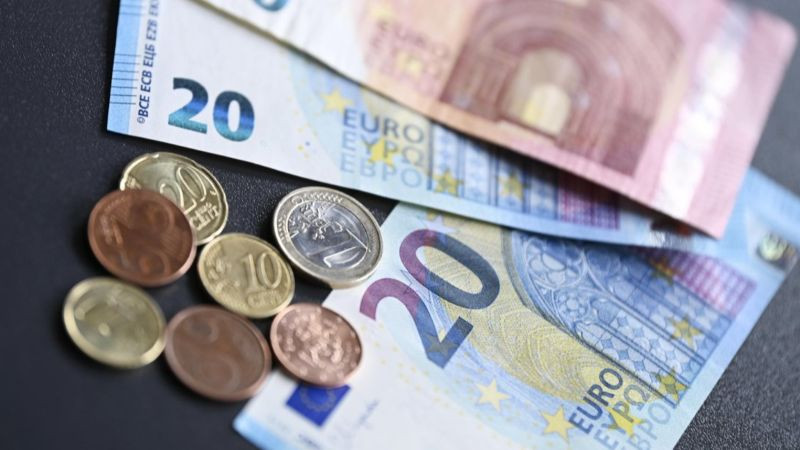 0,4% инфлация през февруари