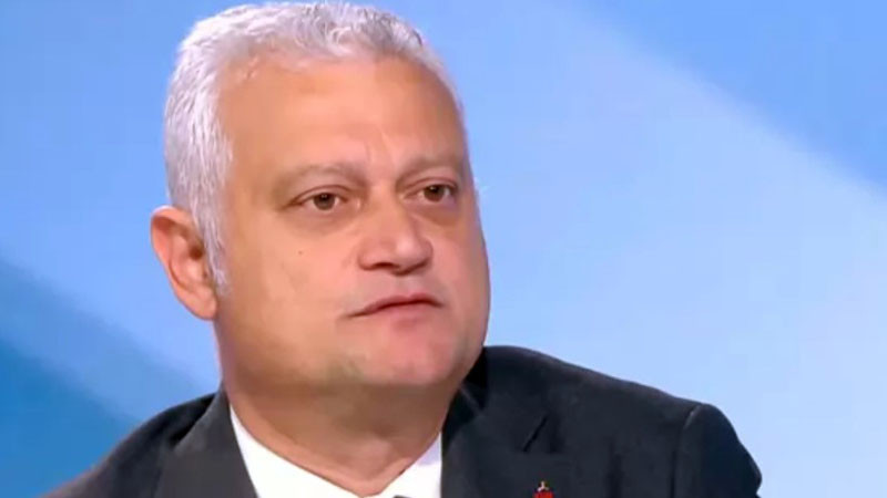 Министър Емил Дечев се информира от пресконференции за "Петрохан": Депутатите знаят повече от мен