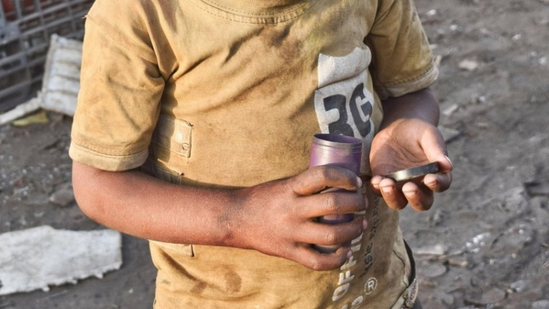 30% от децата у нас са в риск от бедност, в 16% от случаите нямат втори чифт сезонни обувки