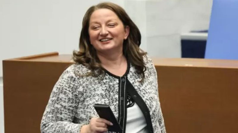 Депутатите приеха великденските и коледни добавки да се изплащат всяка година