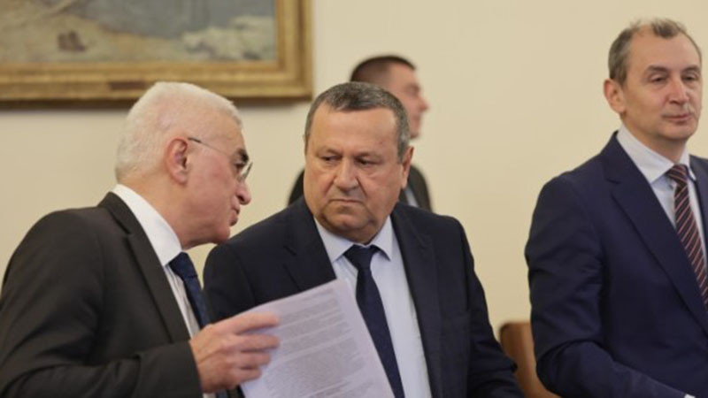 Правителството отпуска 25 млн. евро за компенсации заради скъпите горива