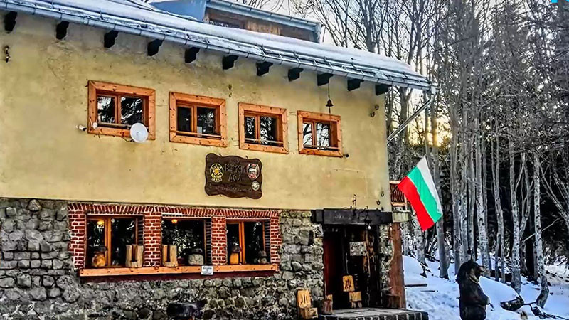 Скандал с изстрели, заплахи за убийство и барикада в хижа на Витоша след смяна на управителя