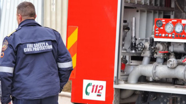 Пожар изпепели близо 50 коли в Хасково