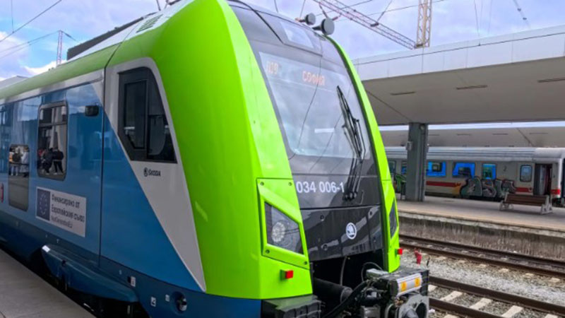 БДЖ представя първия нов влак "Шкода"