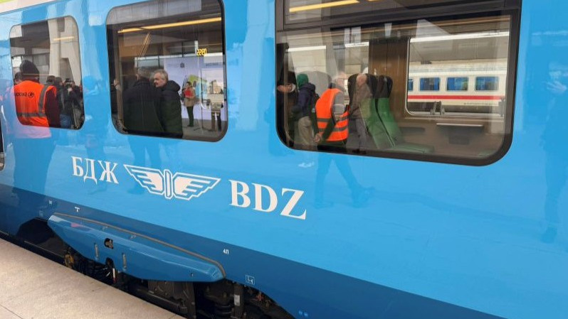 Представиха първия нов влак „Шкода" у нас, очакват се още до лятото