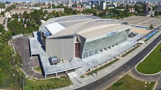 Скандално: Емисари на Радев предлагат кеш и без фактура за наемането на зала "Арена 8888"