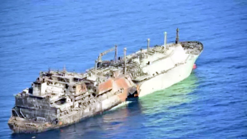 Руски танкер без екипаж, повреден от украински дронове, наближава бреговете на Либия