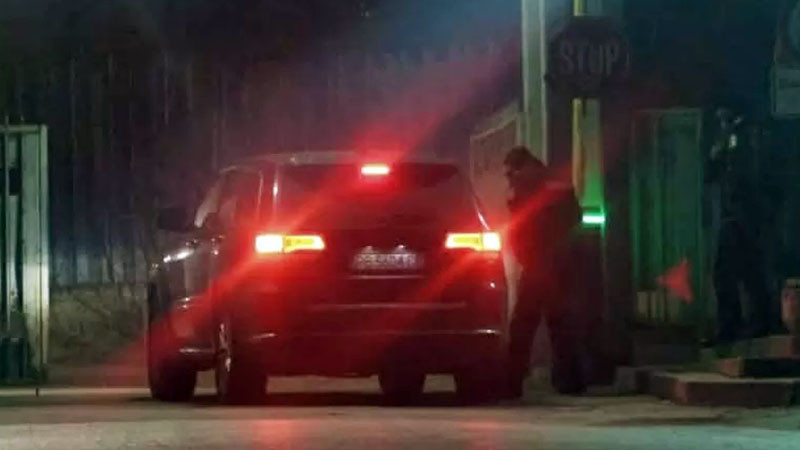 Какво е правил кандидат-депутатът на ПБ Иван Демерджиев в сградата на ГДНП късно в петък вечерта?