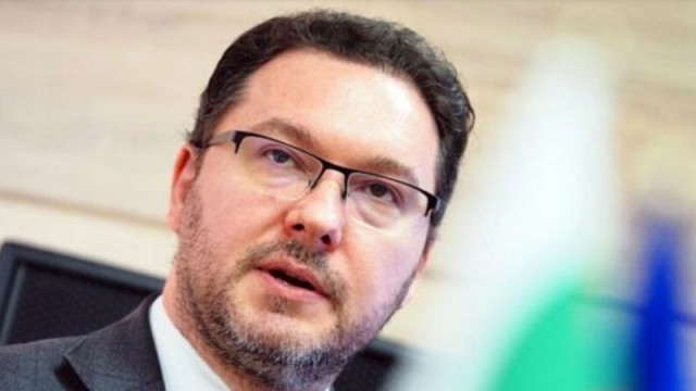 Даниел Митов: Министър Дечев ще назначи ли проверка какво е правил Демерджиев по нощите в ГДНП