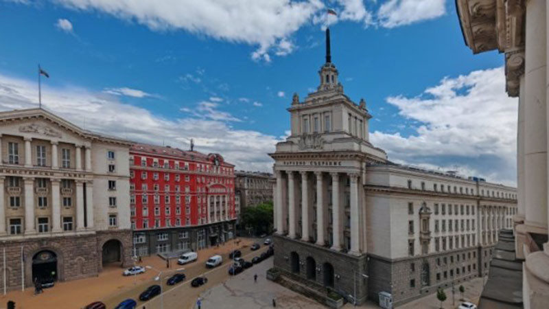 Правителството се жалва на КС за решението на парламента за Съвета за мир