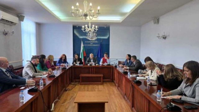 Здравно образование в училищата: Обмислят 32 тематични учебни часа като за начало