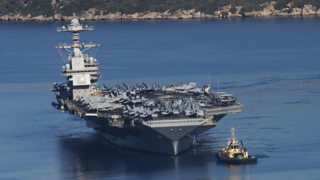Самолетоносачът "Джералд Форд" акостира във военноморската база "Суда" на Крит