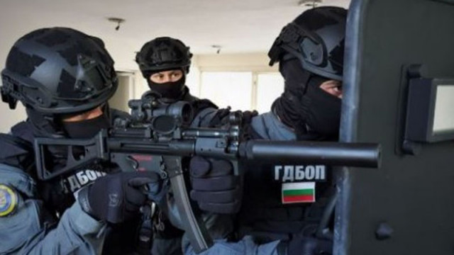 Близо 1 кг кокаин открит при акцията на ГДБОП за фалшивите евробанкноти