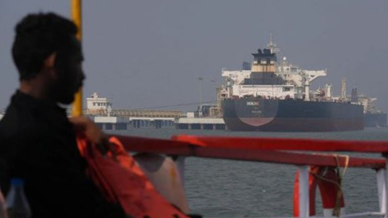 Първи супертанкер с иракски петрол е преминал Ормузкия проток и достигна Мумбай