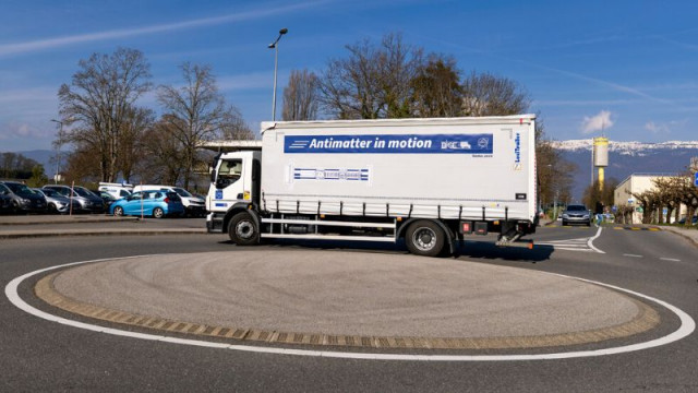 Пробив в науката: Учени от ЦЕРН ще тестват транспортиране на антиматерия с камион