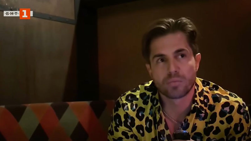 Концерт над 250 000 евро по ПВУ на Иво Аръков в Париж пред почти празна зала