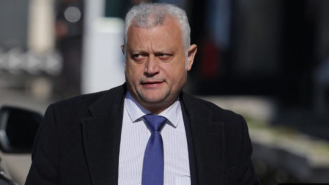 Кметът на Кърджали опитал да изведе от районното задържания за купуване на гласове шеф на пощата