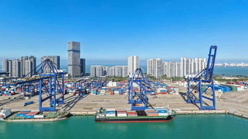 Кувейт заяви, че атака с дронове е нанесла щети на главното пристанище в страната