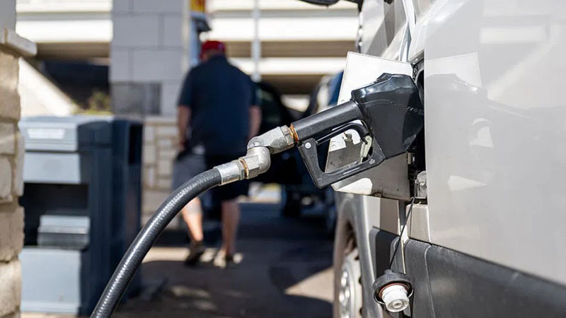 Албания въведе таван на цените на горивата