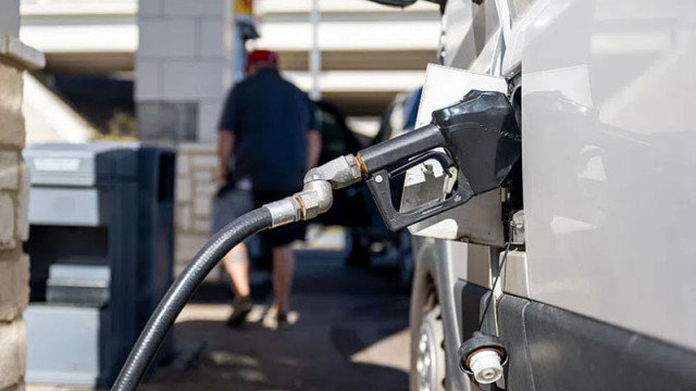 Албания въведе таван на цените на горивата