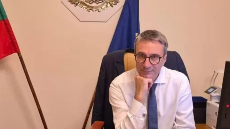 Само за дни: Трайков подписа над 160 допълнителни споразумения за стотици милиони евро по ПВУ