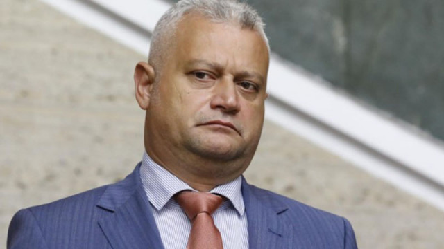 Вътрешният министър: Емилия Русинова е пътувала в чужбина с Петьо Петров-Еврото