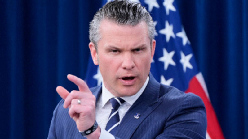 FT: Военният министър на САЩ се опитал да инвестира в отбранителния сектор преди ударите в Иран