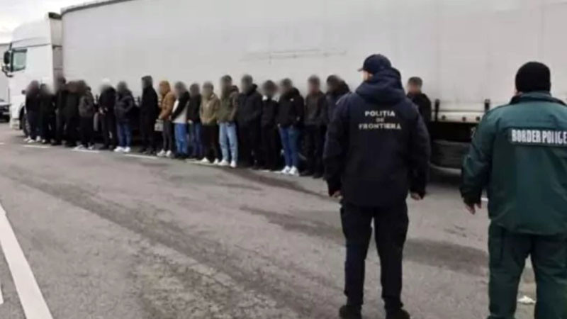 Задържаха 42-ма нелегални мигранти на „Дунав мост 2“