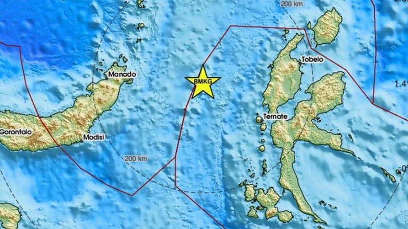 Над 120 вторични труда разтърсиха Индонезия след мощното земетресение от 7.4 по Рихтер