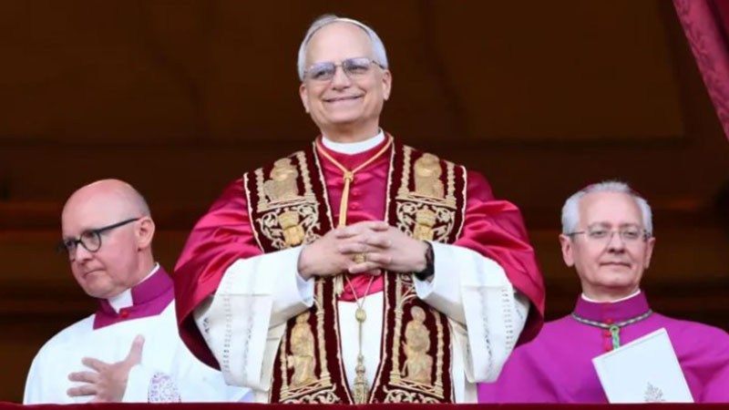 Папа Лъв XIV води първата религиозна служба на Великденската вечер