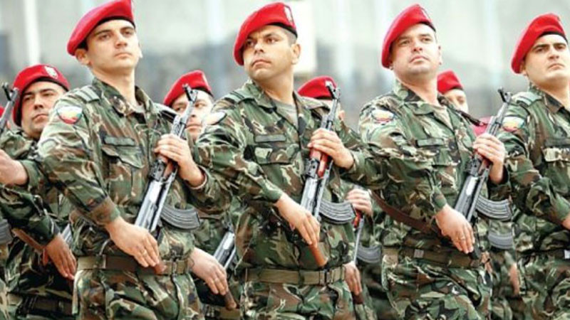 Доклад: По-високите заплати привличат кадри в армията, некомплектът от военнослужещи е намалял