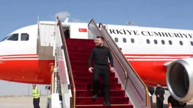 Зеленски пристигна в Сирия с турски правителствен самолет