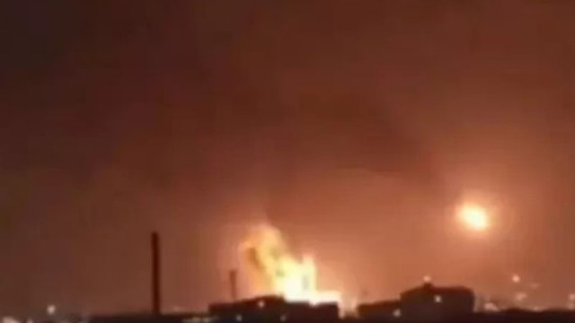 Иран атакува с бараж от ракети електроцентрала в ключов район в Саудитска Арабия