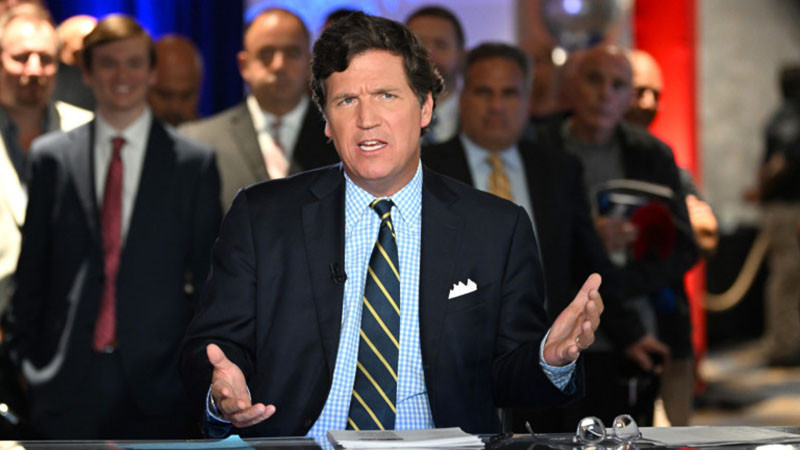 Тъкър Карлсън отвратен от псувните на Тръмп навръх Великден и от подигравките му с исляма