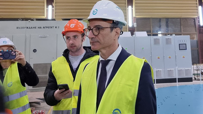 Трайков не виждал основания за шоково поскъпване на ток и парно от 1 юли