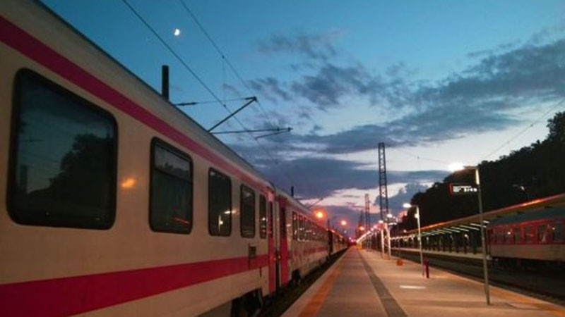 БДЖ осигурява над 13 400 допълнителни места във влаковете за Великден