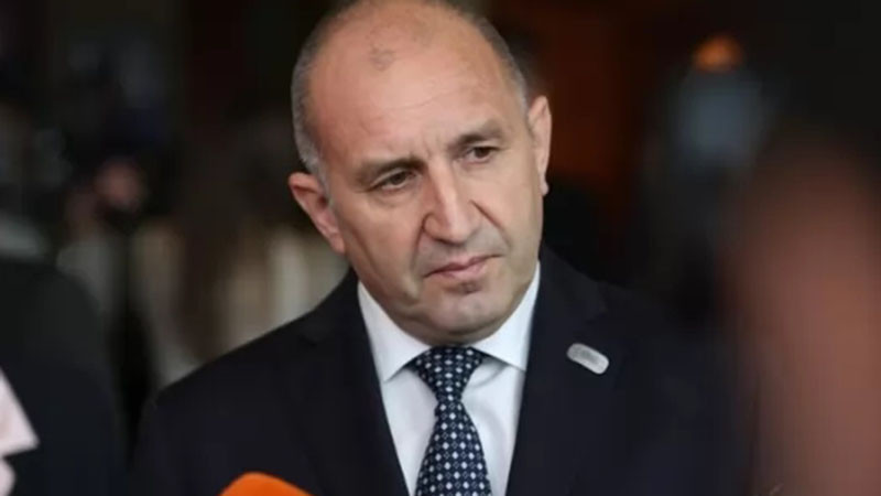 Радев във война с кабинета: Българското правителство открито поде кампания срещу предстоящите избори