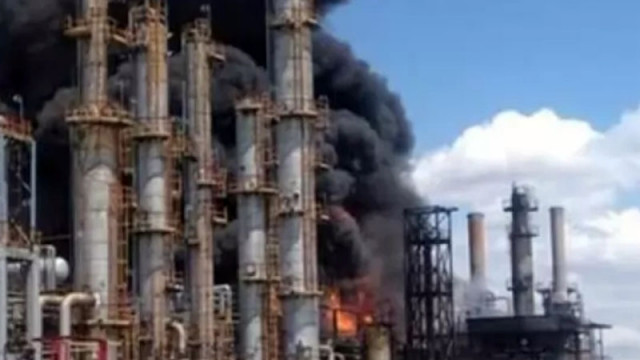 Часове след обявеното примирие: Експлозия разтърси петролна рафинерия в Иран