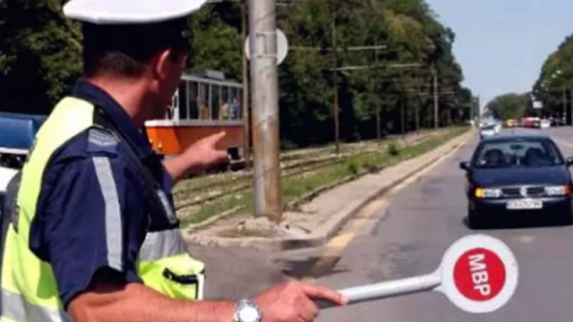 Заради масовите пътувания за Великден: Спират движението на тирове по магистралите