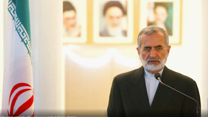 Бившият ирански външен министър Камал Харази е починал от раните си