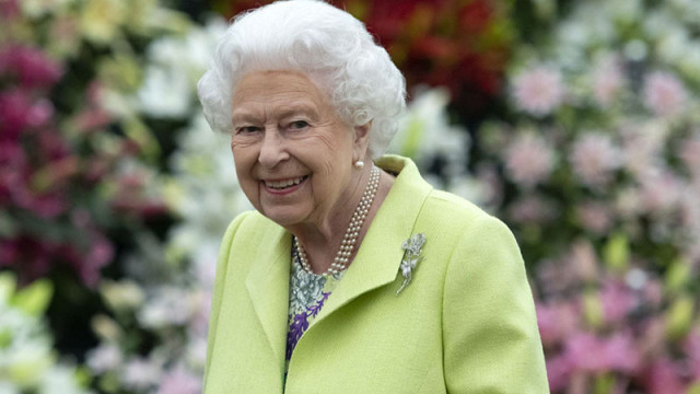 100 години от рождението на кралица Елизабет II: Какво разкрива гардеробът ѝ?